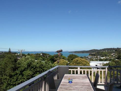 59 Ocean Road, Surfdale