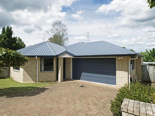 2 Surrey Lane, Glenview