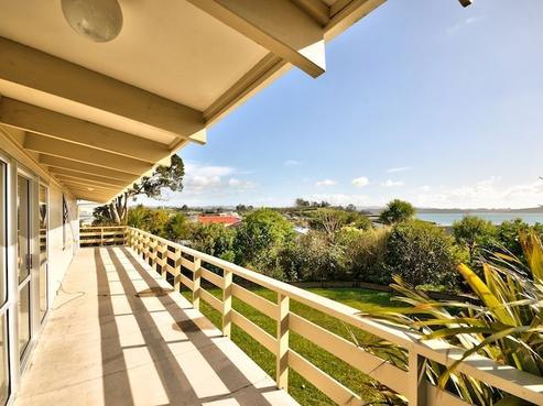 15 Mera Road, Algies Bay