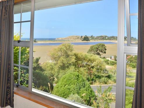 77 Stornoway Street, Karitane