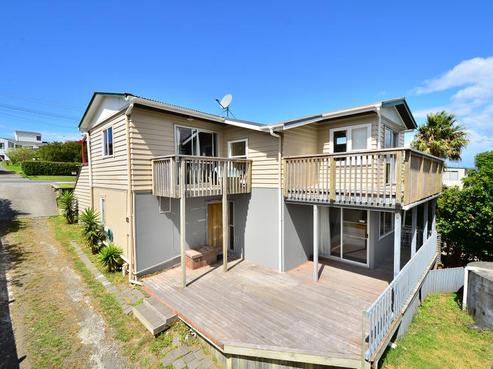 29 Shakespear Road, Army Bay