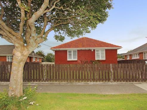 90 Reynolds Street, Taita