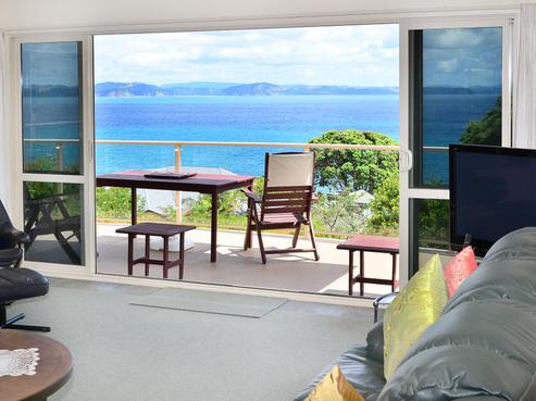 42 Pacific Parade, Army Bay