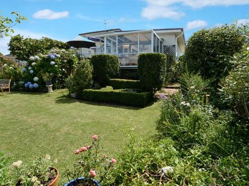 375 East Coast Road, Mairangi Bay