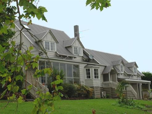 570 Pinnacle Hill Road, Bombay