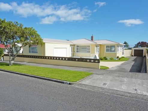 25 Cowling Road, Hurdon