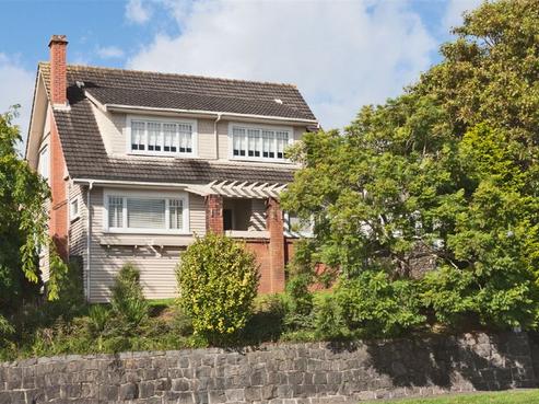 6 Balmoral Road, Epsom