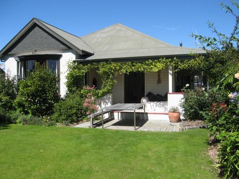 32 Maltby Avenue, West End