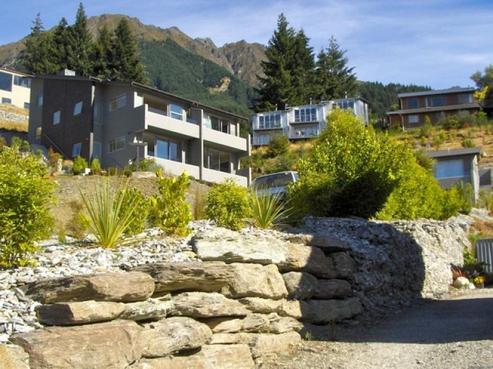 2B Aspen Grove, Fernhill/Sunshine Bay