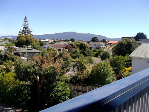 11 Napier Grove, Waikanae Beach