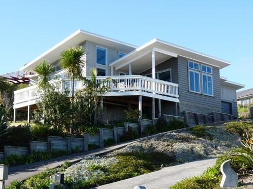 15 Dudley Crescent, Cable Bay