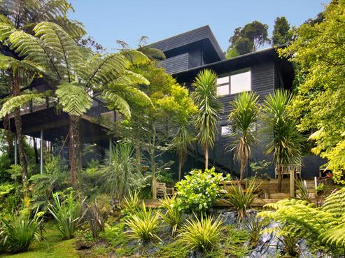 60 Rimutaka Place, Titirangi