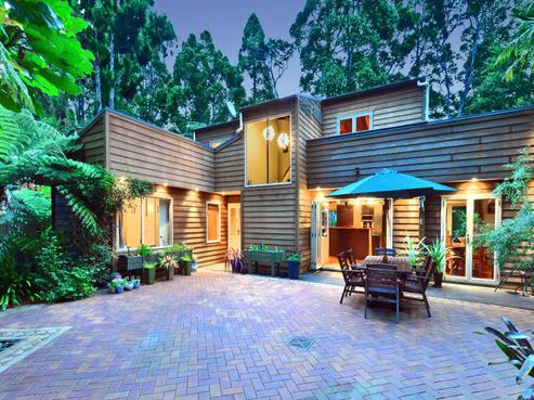 3 Valley View Road, Titirangi