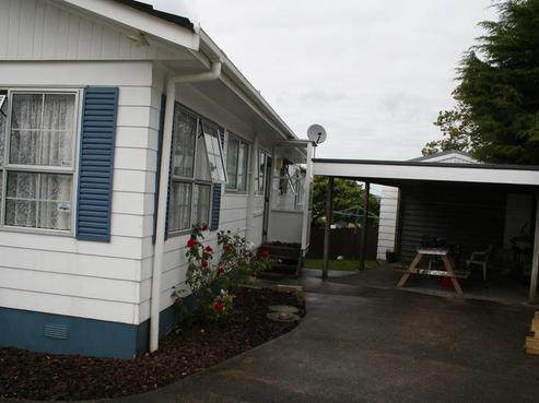 113 Royal Road, Massey