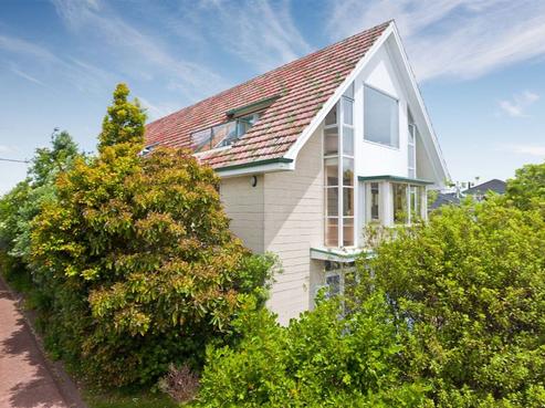 10 Montgomery Avenue, Rothesay Bay