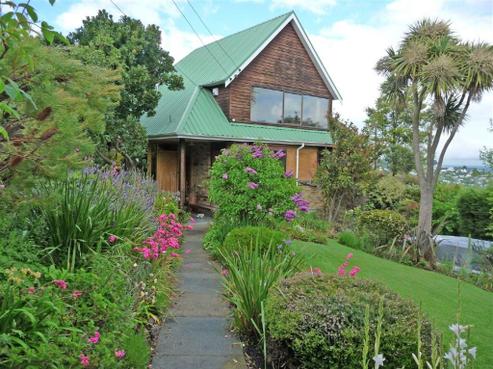 32 Huntsbury Avenue, Huntsbury