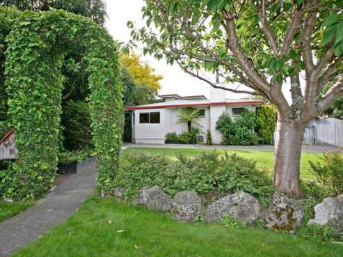 1008 Totara Street, Mahora