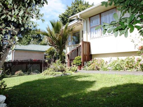 2/4 Putney Place, Ranui