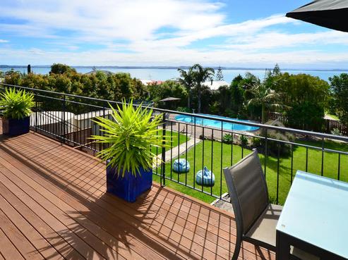 1362 Whangaparaoa Road, Army Bay