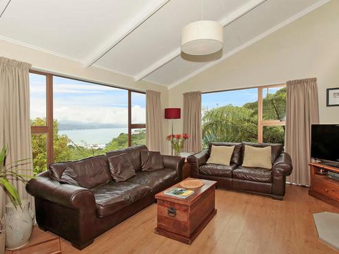 24 Maungaraki Road, Korokoro