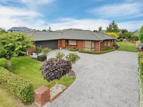 17 Hewitts Road, Woodend