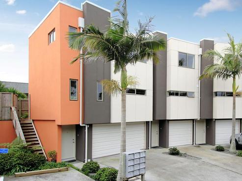 10/21 Hunters Park Drive, Three Kings