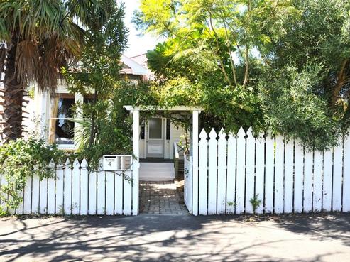 4 Kiwi Road, Stanley Point