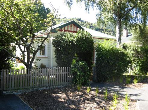 13 Seymour Avenue, The Brook