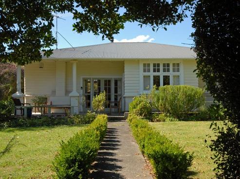 9 Daniel Street, Martinborough