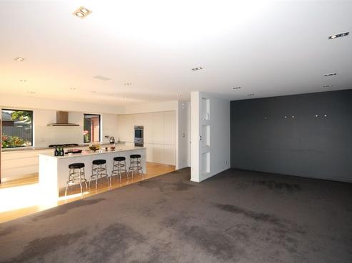 6 Linden Grove Avenue, Middleton