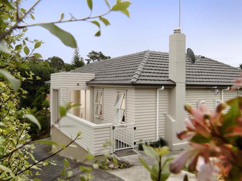 96 Beach Road, Castor Bay