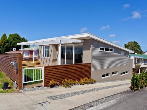 696 East Coast Road, Pinehill