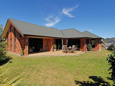 14 Oldfield Court, Huntington