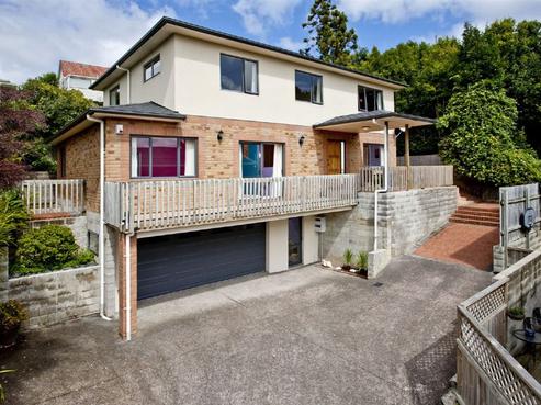2/95 Moore Street, Hillcrest