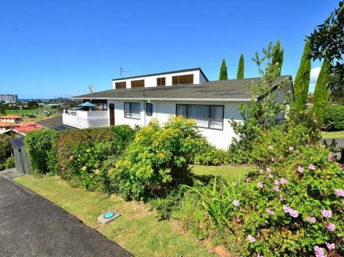 8 Orewa Heights Crescent, Orewa