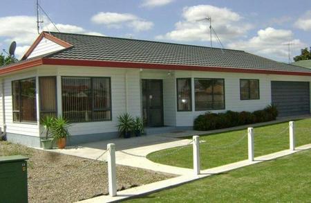 15 Raleigh Street, Leamington