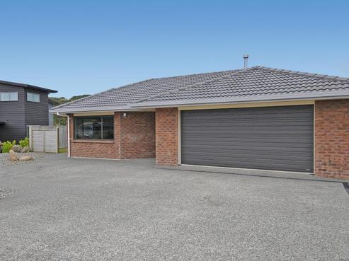 93 Kirton Drive, Riverstone Terraces