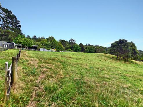 28 Tui Crescent, Waiatarua