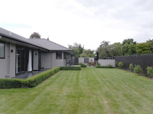 8 Woodglen Drive, Woodend