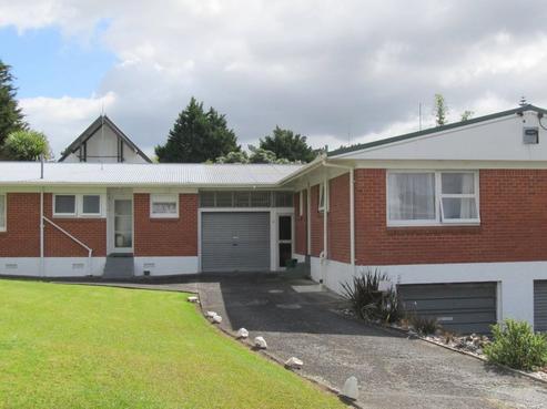 22B Raewyn Street, Morningside