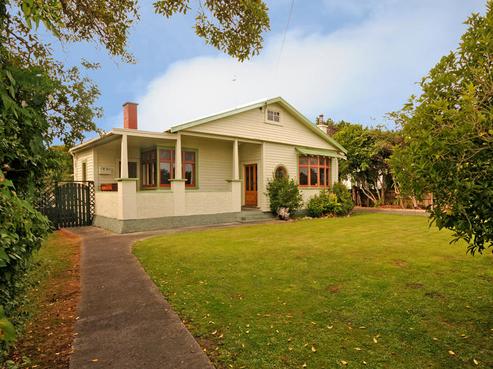 16 Domain Road, Otaki