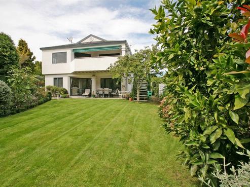 10B Emerald Hill, Havelock North