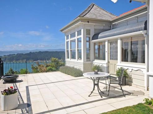 11 Palliser Road, Roseneath