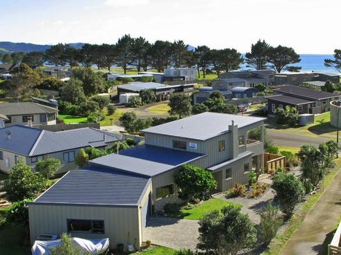 127 Sands Crescent, Matarangi