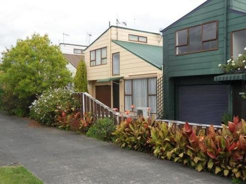 6/5 Danvers Street, Havelock North
