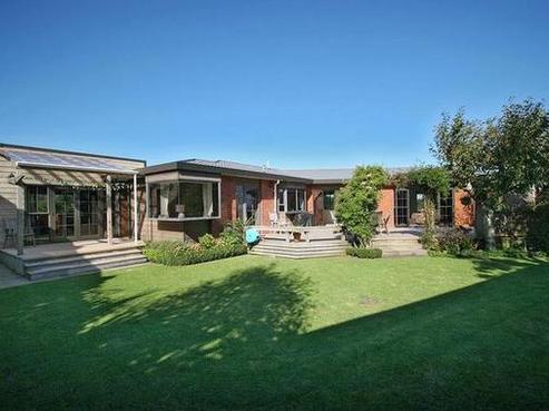 15B Saint Ives Grove, Whalers Gate
