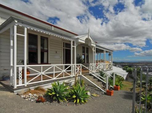 2 Denholm Road, Napier Hill