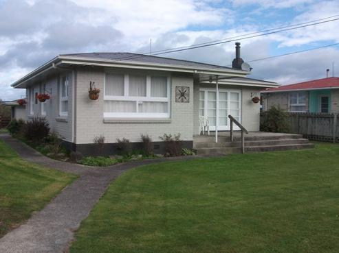 132 Clayton Road, Mangakakahi