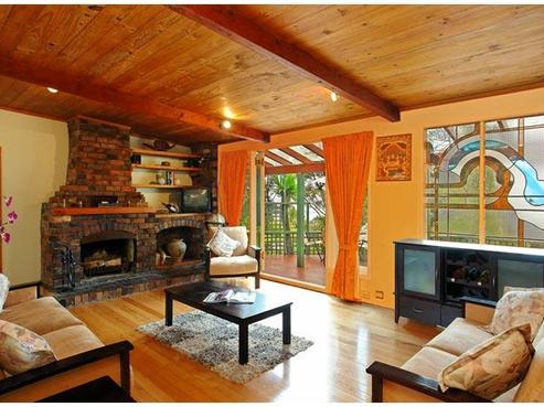 84 Takahe Road, Titirangi