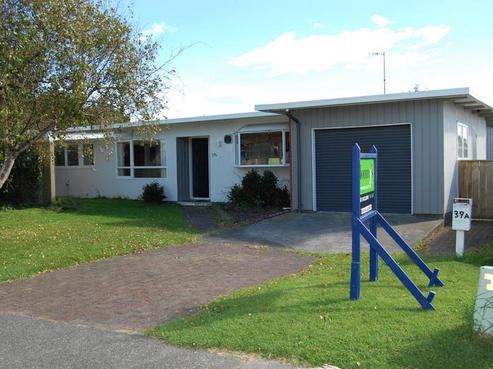 39B Menin Road, Raumati South